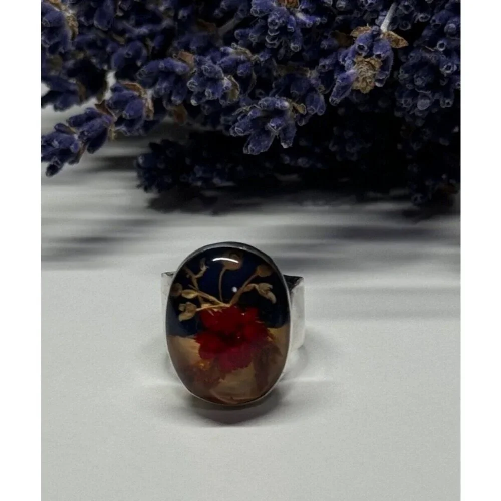 925 STERLING SILVER WITH NATURAL FLOWERS IN EPOXY RESIN RING SIZE 5